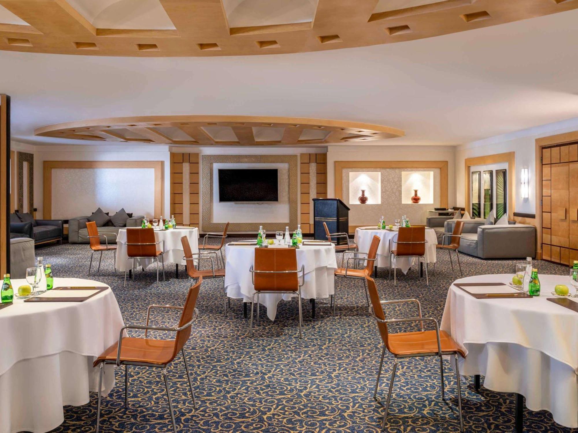 Anwar Al Madinah Moevenpick Otel Medine Dış mekan fotoğraf The meeting room